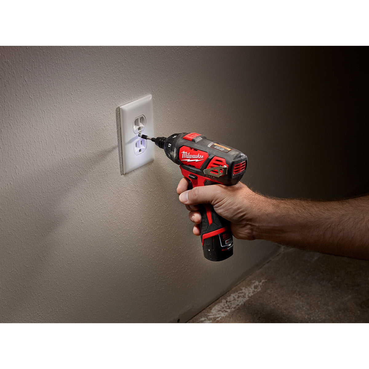 Atornillador Hexagonal Inalámbrico Milwaukee De 1/4" Pulg. MW240122 | M12 | 2 Baterias y Cargador