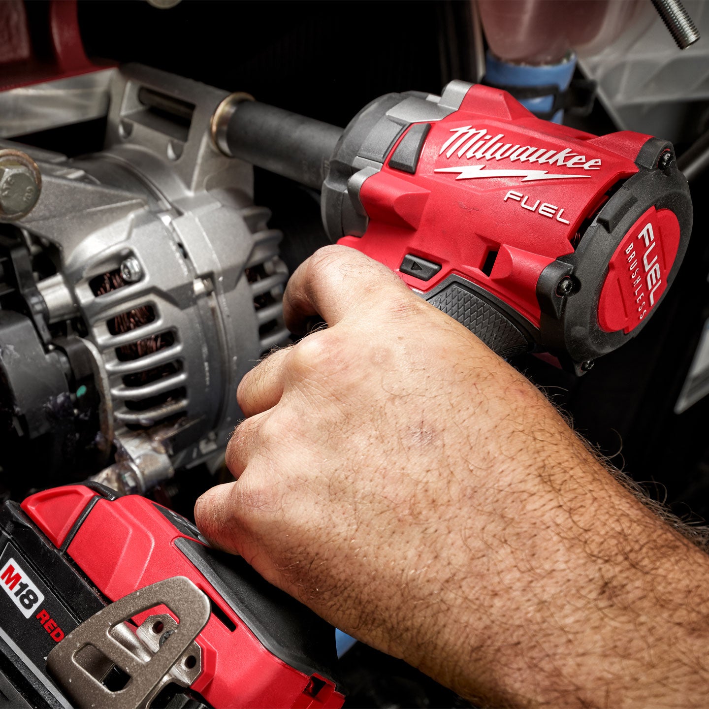 Llave De Impacto Inalámbrica Milwaukee De 3/8" Pulg. MW285422R | M18 Fuel | 2 Baterías y Cargador