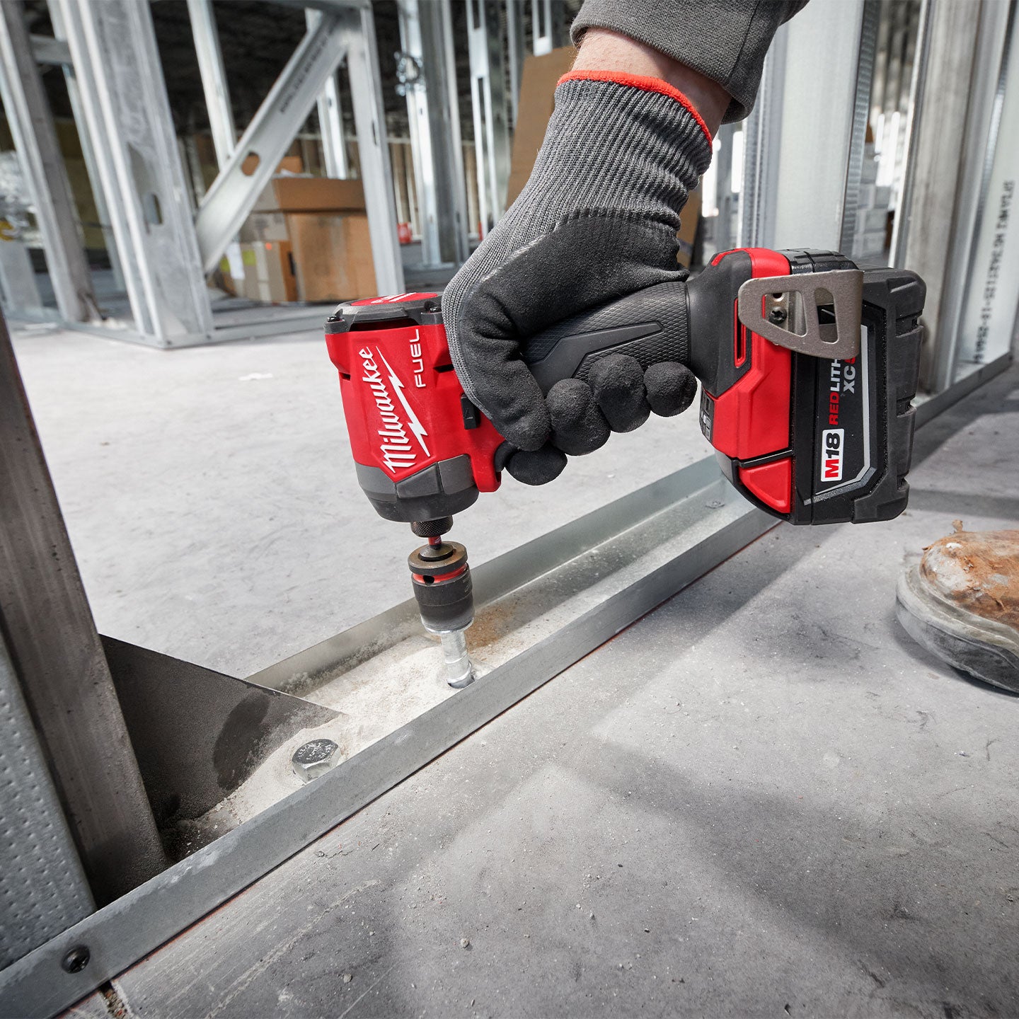 Atornillador De Impacto Hexagonal Inalámbrico Milwaukee De 1/4" Pulg. MW295322 | M18 Fuel | 2 Baterías y Cargador