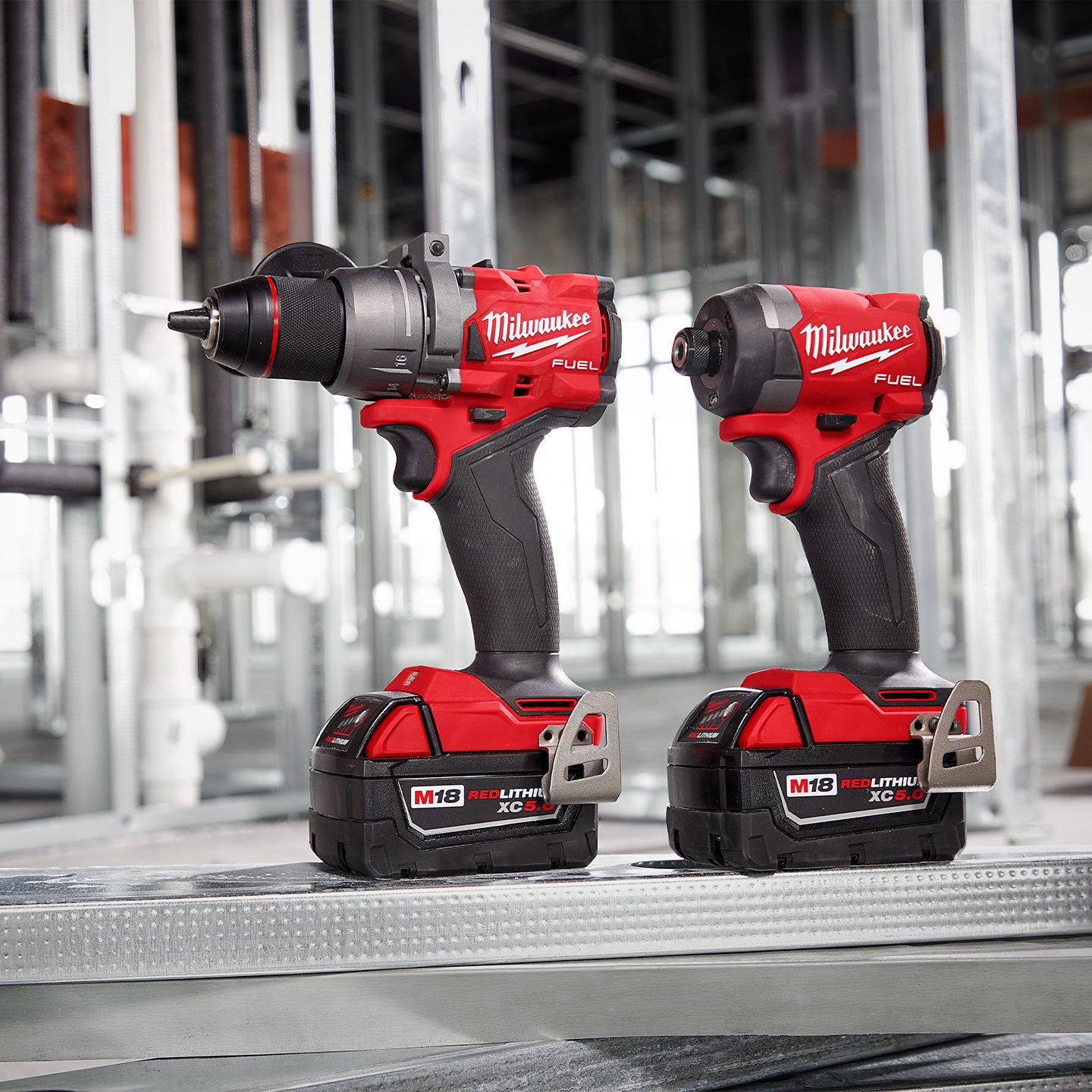 Combo Taladro Percutor Y Atornillador De Impacto Inalámbricos Milwaukee MW369722 | M18 Fuel | 2 Baterías y Cargador