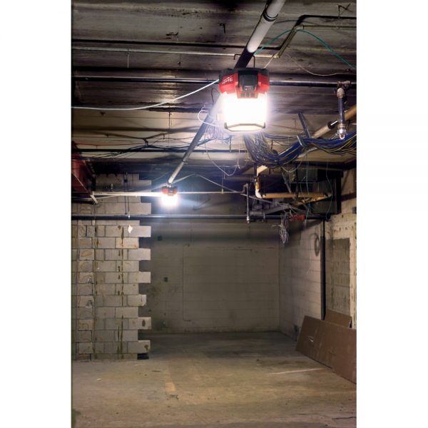 M18™ 18-voltios, linterna iluminacion 360 grados 2145-20 Milwaukee RADIUS™ 4400 lumens alta definicion, alimentación AC/DC sin batería - Imagen 5