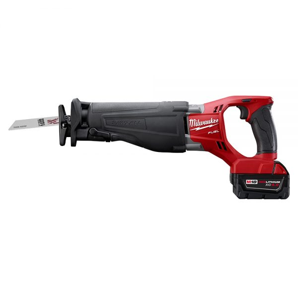 M18™ FUEL Brushless 18-voltios, Sierra Sable inalámbrica 2720-22 Milwaukee, con dos baterías ion de litio de 5.0 amperios, incluye estuche y cargador multivoltaje