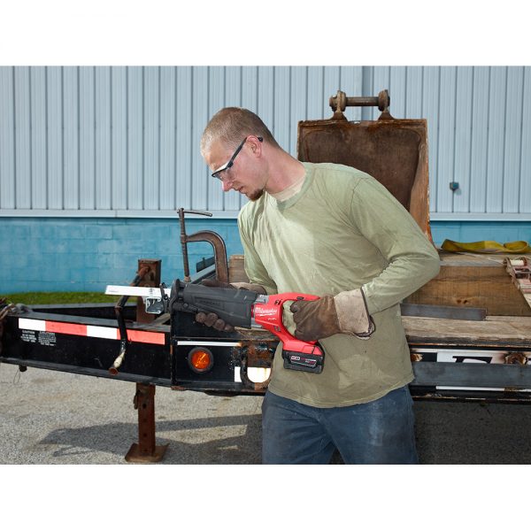 M18™ FUEL Brushless 18-voltios, Sierra Sable inalámbrica 2720-22 Milwaukee, con dos baterías ion de litio de 5.0 amperios, incluye estuche y cargador multivoltaje - Imagen 7