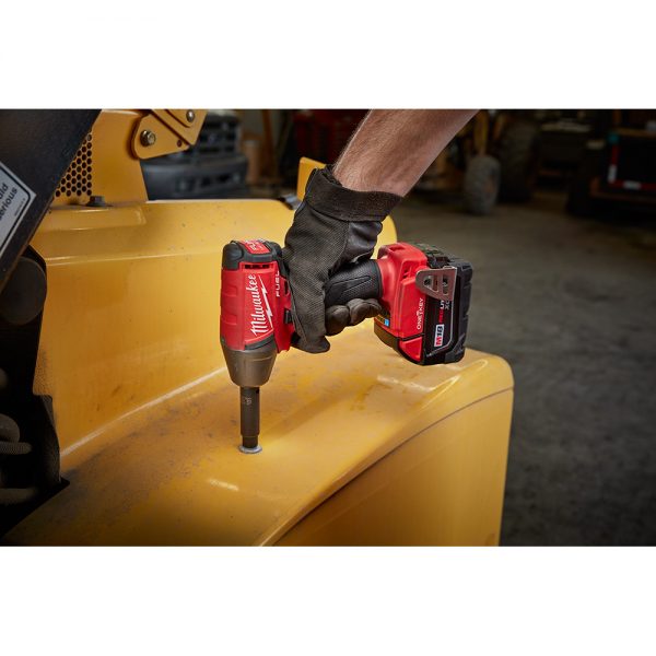 M18™ FUEL Brushless 18-voltios, Llave de impacto 1/2" inalámbrica con anillo de retencion y sistema ONE-KEY™ 2759B-22 Milwaukee, 220 ft-lbs, con dos baterías ion de litio de 5.0 amperios, incluye estuche y cargador multivoltaje. - Imagen 15