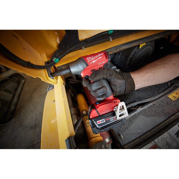 M18™ FUEL Brushless 18-voltios, Llave de impacto 1/2" inalámbrica con anillo de retencion y sistema ONE-KEY™ 2759B-22 Milwaukee, 220 ft-lbs, con dos baterías ion de litio de 5.0 amperios, incluye estuche y cargador multivoltaje. - Imagen 14